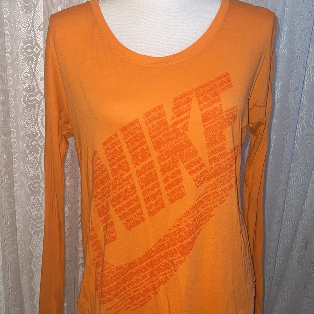 NIKE Shirt